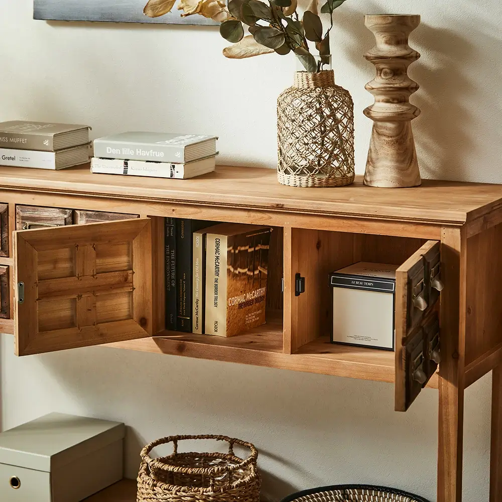 インダストリアルなキャビネット